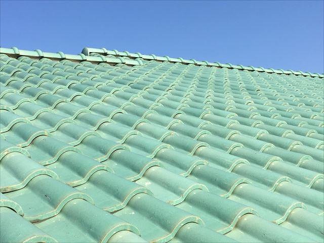 可児市で屋根の漆喰点検でひび割れやはがれがを確認、軒先にも漆喰が詰められていた